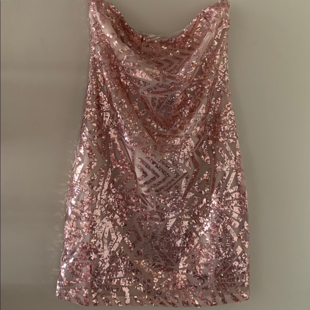 NWT Rose Gold Sequin Sensation Dress By Parvenue